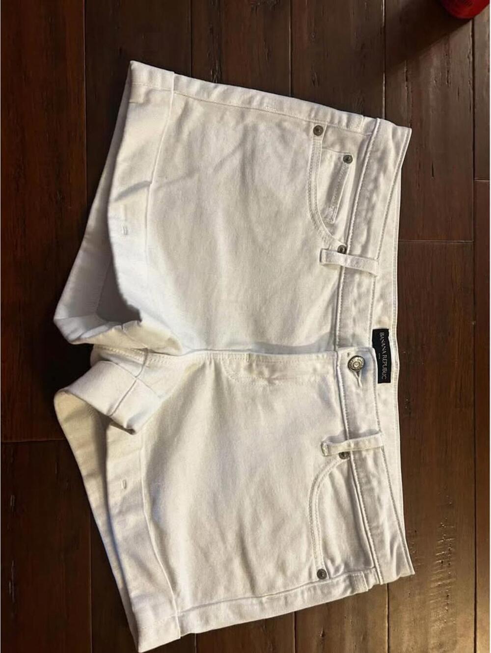 Stylish White Denim Shorts by Banana Republic - Size 31/12